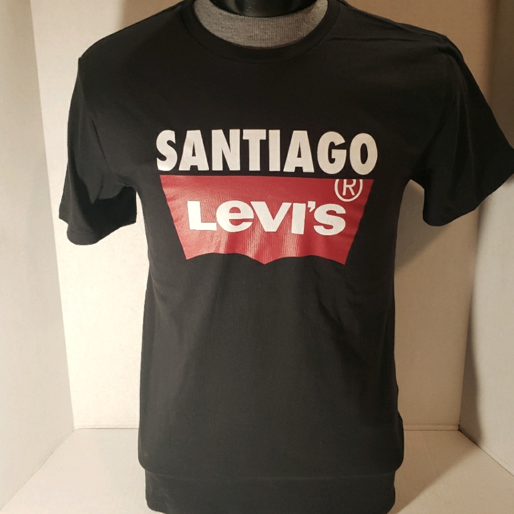 NWOT Men's Levi's T-shirt